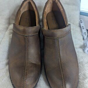 B.O.C. WOMEN CLOG BOOT SIZE 8.5